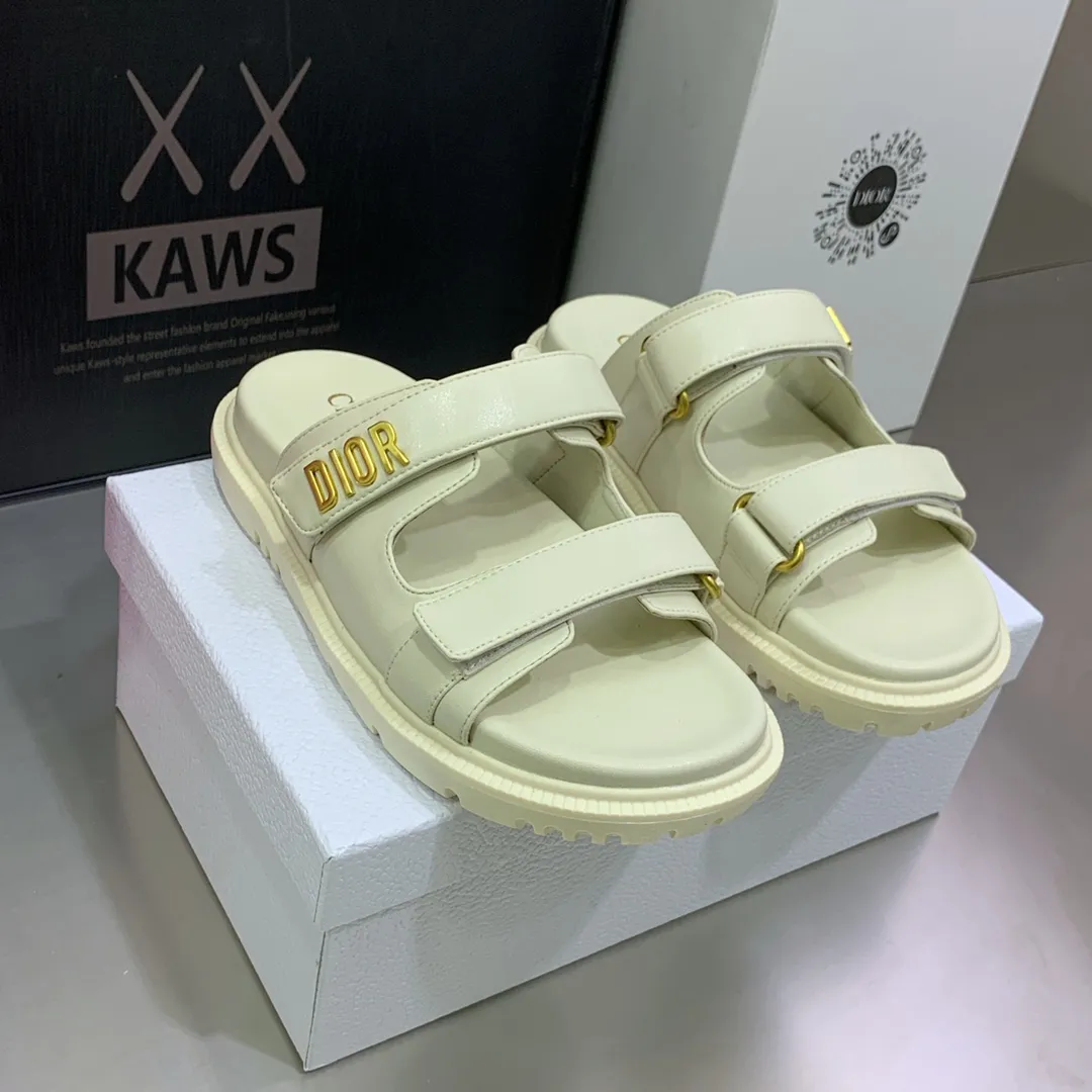 👟👟Ex-factory price👟👟Ex-factory price 440👟👟 Dior 2022 spring and summer new Act Act thick-soled casual women's shoes CD letter logo hardware buckle open-toe slippers Star's same style flat-bottomed round-toe retro beach shoes Top version on the market Material: Upper imported calfskin/imported metal cowhide + cowhide feet + water-dyed sheepskin lining + original molded T👟👟Ex-factory price👟👟Ex-factory price U outsole Size: 34-41 (34.40.41 customization is not returnable)